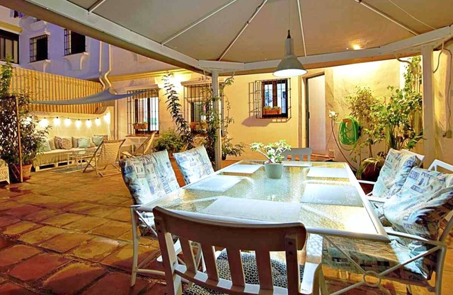 Spacious quiet apartment 450 meters to the beach, huge patio, communal pool.