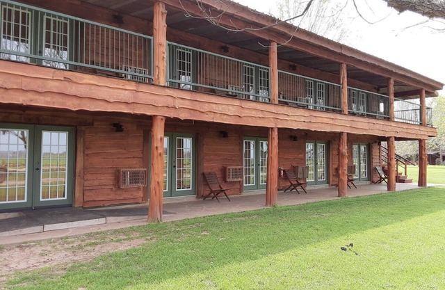 Spacious Ranch Farmhouse, Exquisite Sunrises