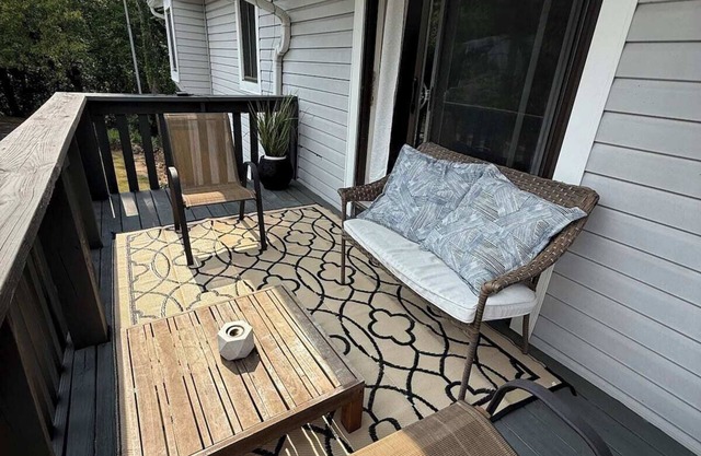 Spacious Retreat Minutes from Samford