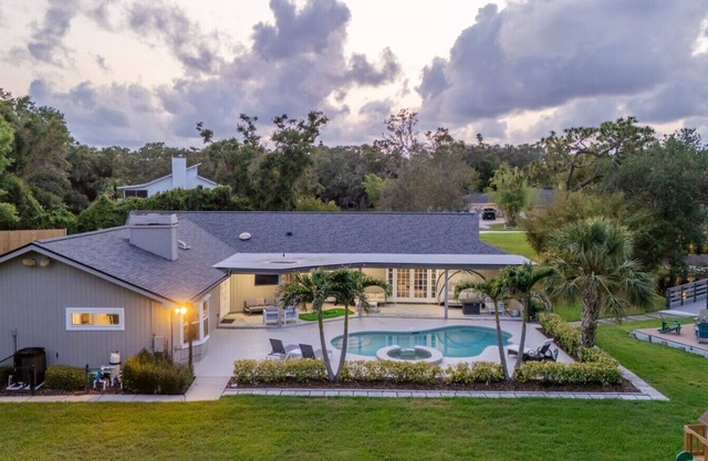 Spacious Retreat with Heated Pool/Spa