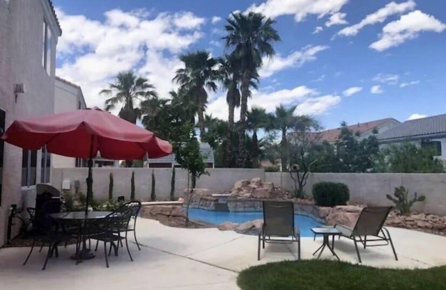 Spacious room with private pool/bathroom