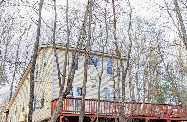 Spacious + Rustic Cabin Near Penns Creek