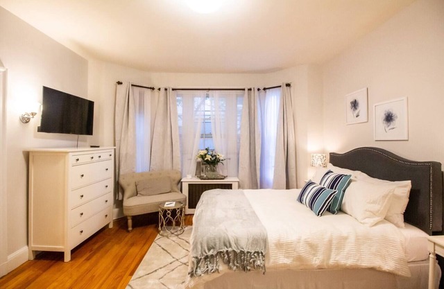 Spacious Studio, Coolidge Corner, Public Transport