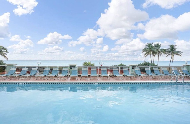 Spacious Studio @ Hollywood Beach Resort!