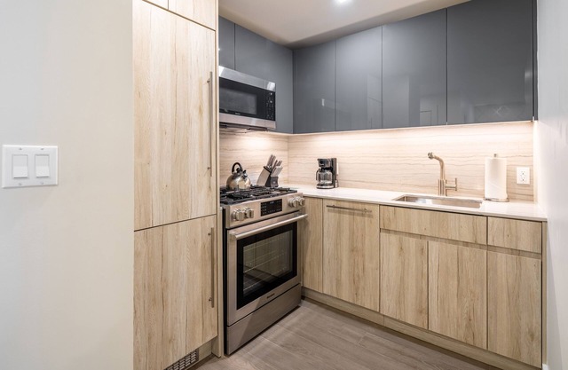 Spacious Studio in Ideal Downtown Location
