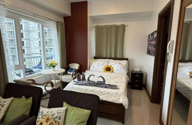 Spacious Studio unit with Balcony and Seaview