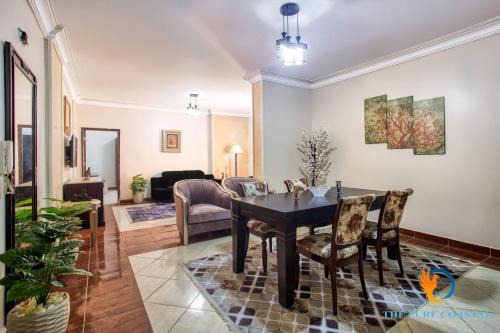 Spacious & Stunning 3 bedroom apartment !