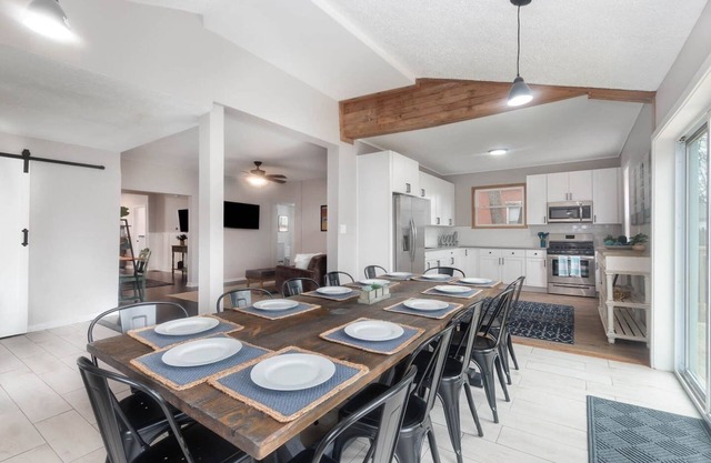 Spacious Superior: The perfect relaxation getaway!