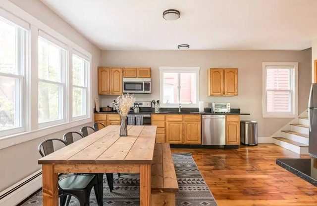 Spacious Townhome Style Aptnn