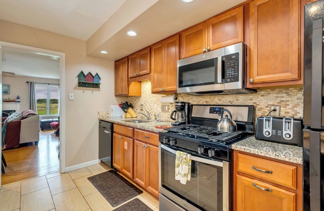 Spacious Townhouse with Sunset Views of Bird Sanctuary - and Community Pool