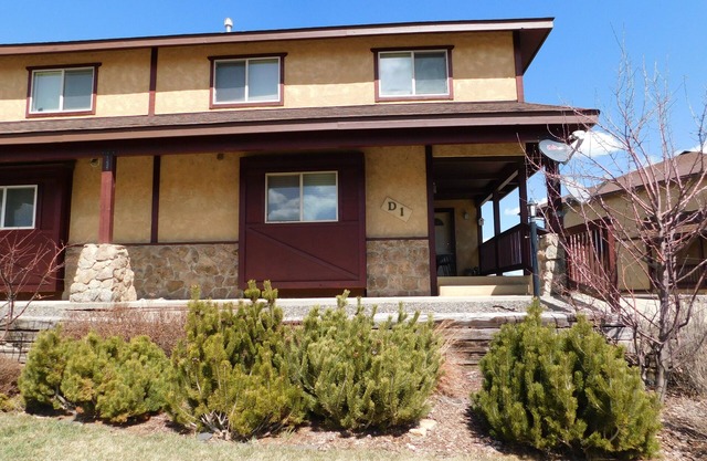 Spacious tri-level townhome with garage located in uptown Pagosa Lakes!