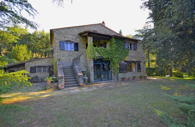 Spacious Tuscan Villa