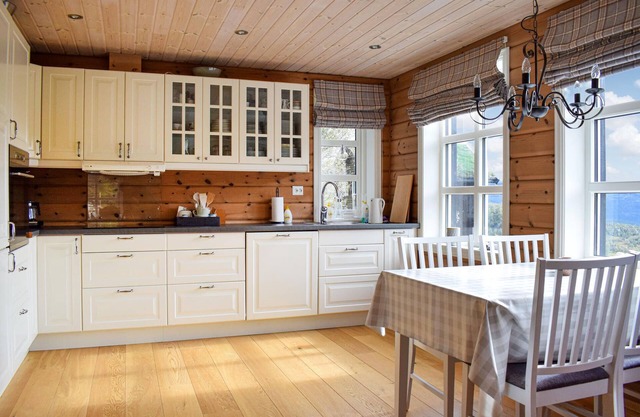 Spacious vacation home with fantastic mountain views.