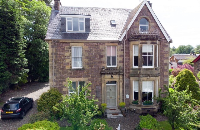 Spacious Victorian House in Callander - perfect for family holidays.