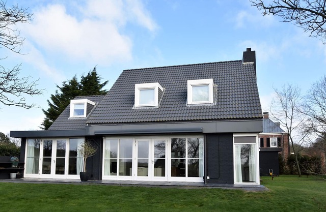Spacious Villa in Bergen in Mountains with Garden near Sea