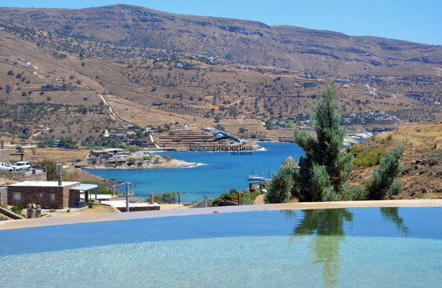 Spacious villa with a swimming pool in the area of Koundouros, Kea