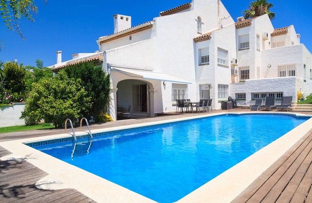 Spacious villa with private pool and free wifi, sleeps 12 - VILLA NOSTRA