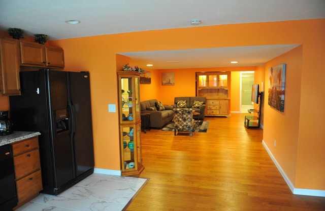 Spacious Walk out Basement Apartment fully furnished
