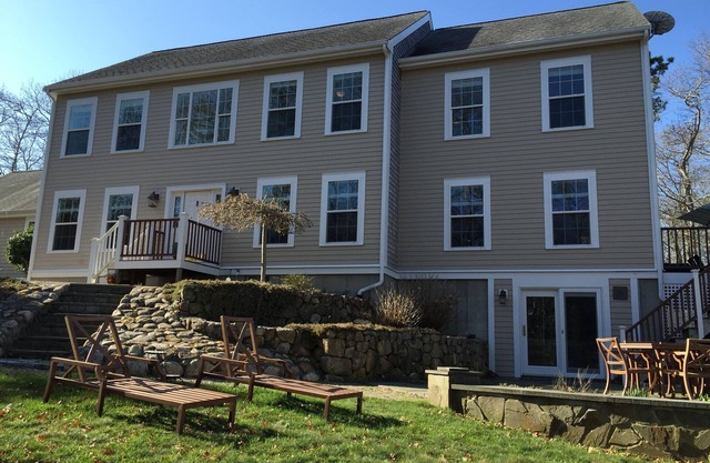 Spacious waterfront home: 5 Bedrooms + finished walk-out basement/bunk room