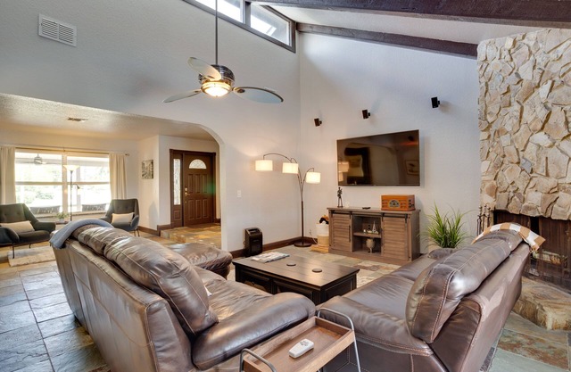 Spacious Wellington Vacation Rental - Private Pool