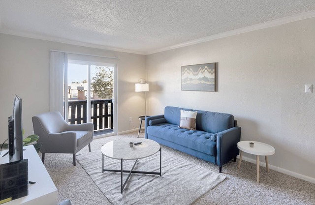 Spacious with Balcony Close to Convention Center