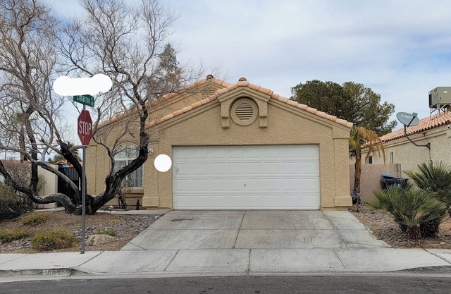 Sparkling clean and Quiet 3-bedroom home w/AC & Parking in Las Vegas