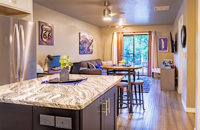 Sparkling clean remodeled condo w/Pool Hot Tub Gym.