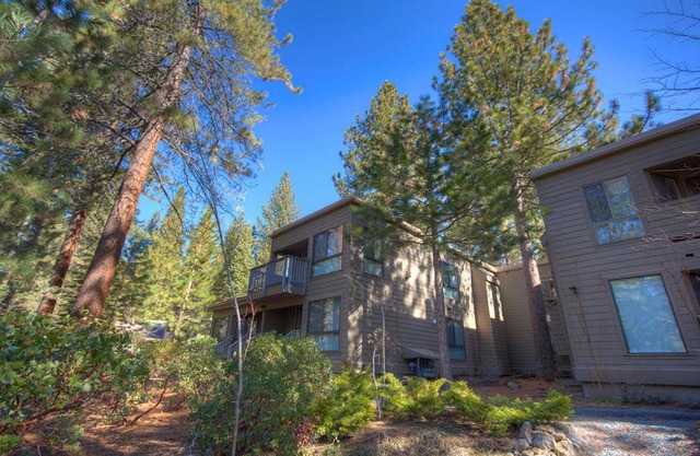 Sparrows Nest by Lake Tahoe Accommodations