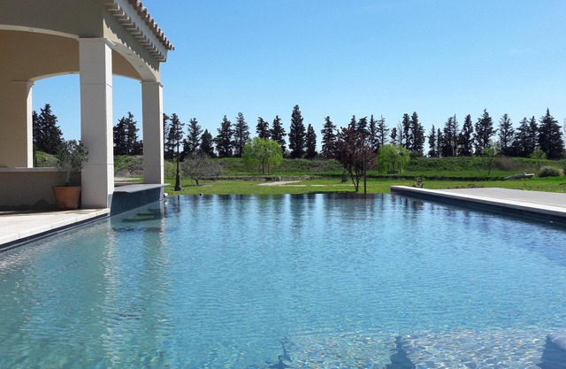 SPECIAL OFFER from 20/07 to 03/08. Beautiful Bastide 400 m2 near Isle Sur La Sorgue.