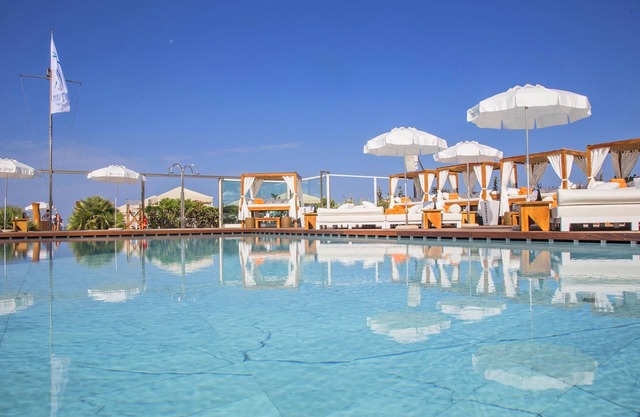 SPECIAL OFFER!Villa Atena, 10 Pax with pool and WiFi near Forte Dei Marmi beaches