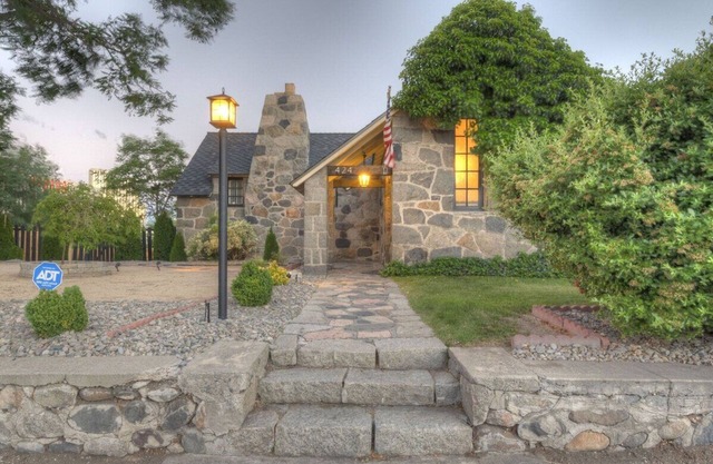 *Special Rate~Stone Minerva Estate~Groups~Downtown