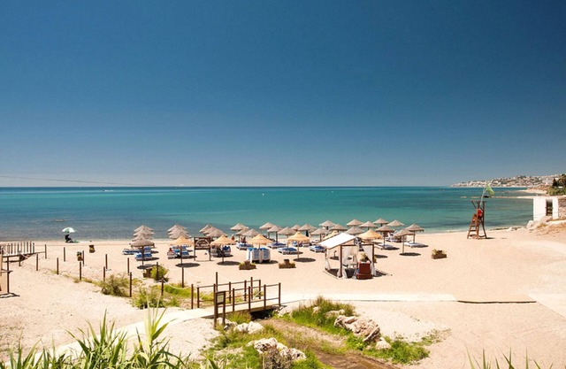 Special Villa Apartment with Private Pool in El Faro near Beach & Restaurants