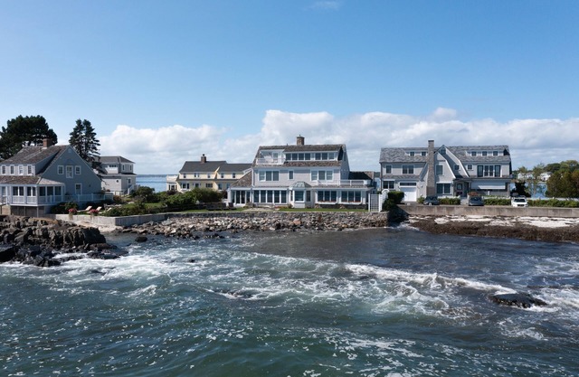 Spectacular 4-Bedroom Luxury Home with Ocean and Mother's Beach Views!