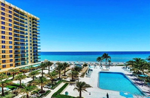 SPECTACULAR BEACH FRONT RESORT on 5 ACRES. Workspace. Park Free. Near Hospitals