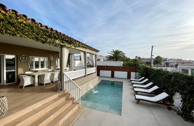 Spectacular bright and spacious chalet with charm.