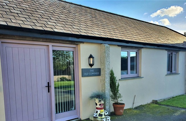 Spectacular Devon Views, Accessible Barn With Full Wet-room & dog Friendly