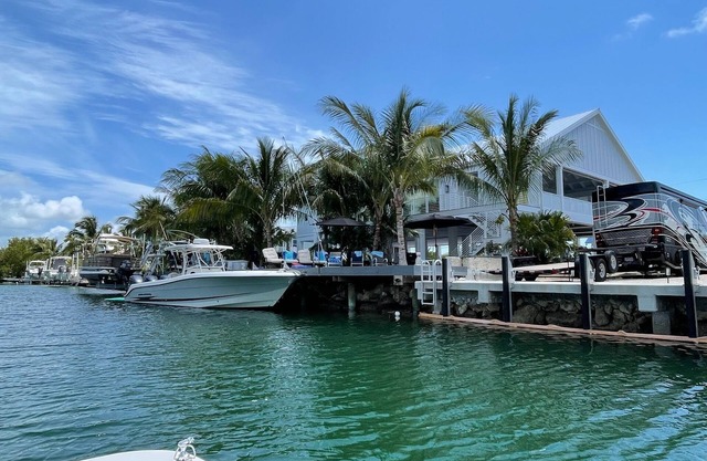 SPECTACULAR FAMILY RETREAT- WITH DOCKAGE