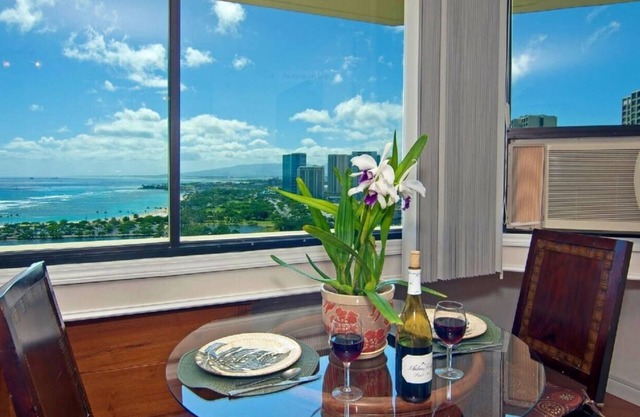 Spectacular Ocean Views- Great Location-Free Parking- Full Kitchen -Washer/Dryer