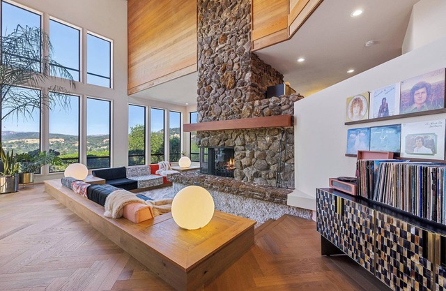 Spectacular & Secluded Wine Country Retreat Pool & Hot Tub