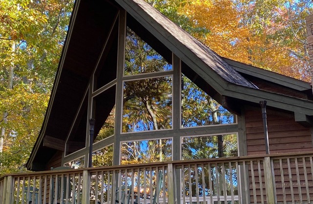 Spectacular Ski Chalet, 3 BR, 2.5 Bath, Great Location.
