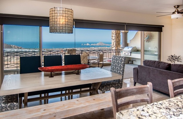 Spectacular View and Luxury Condo - Pet Friendly - Weekly & Monthly discounts