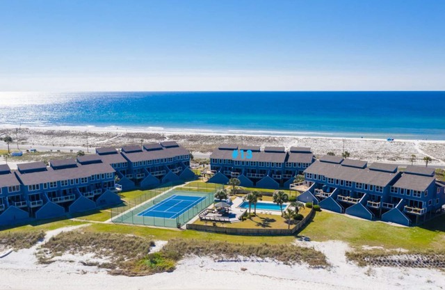Spectacular Views from all Windows in this Sound Frond Condo; Pets Welcome!