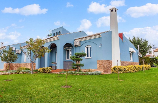 Spend an unforgettable vacation in this quaint and cozy cottage with pool.