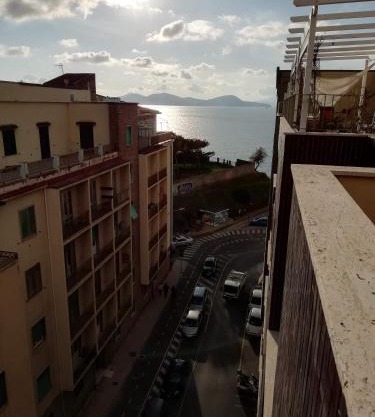 Spiaggia de'Frati Ampio Appartamento vista mare