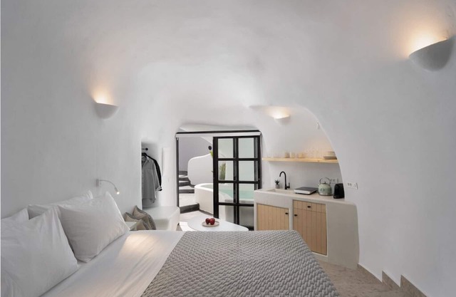 Spio Cave Suite