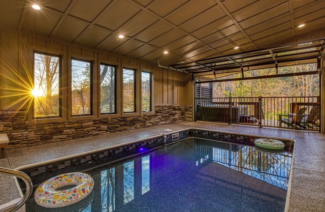 Splash Mountain Lodge, Get $685 of FREE attraction tickets for each paid day!