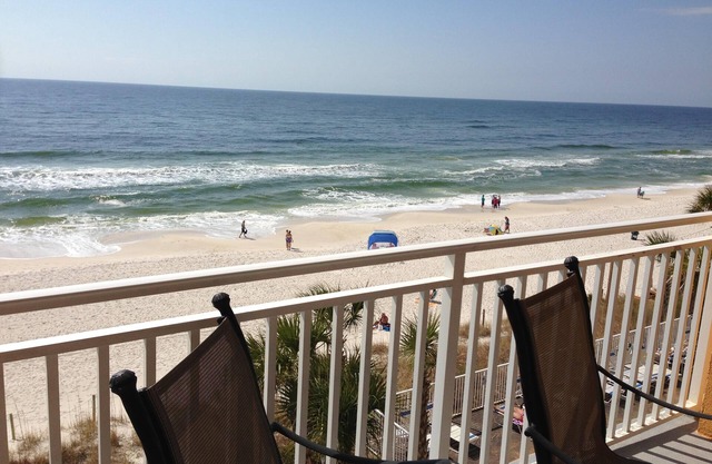 Splash~Oceanfront Unit 105E w/free beach service and Wifi included!