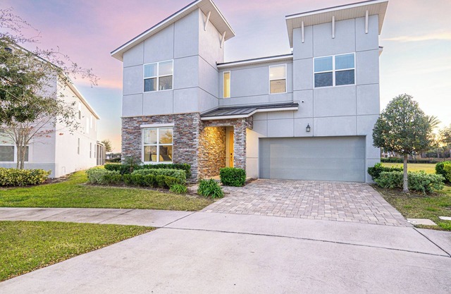 Splash & Stay! Free Kids Waterpark/9BR Villa 7 Miles to Disney/Sleeps 18!