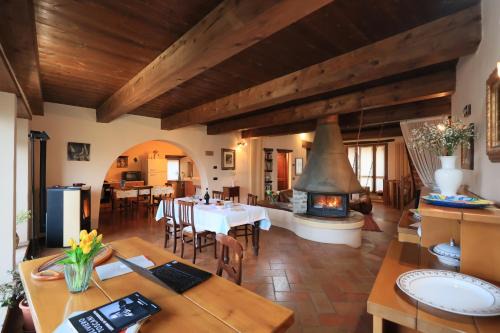 Splendida casa in sasso in borgo