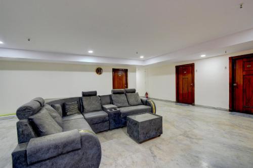 SPOT ON Surya Luxury Rooms